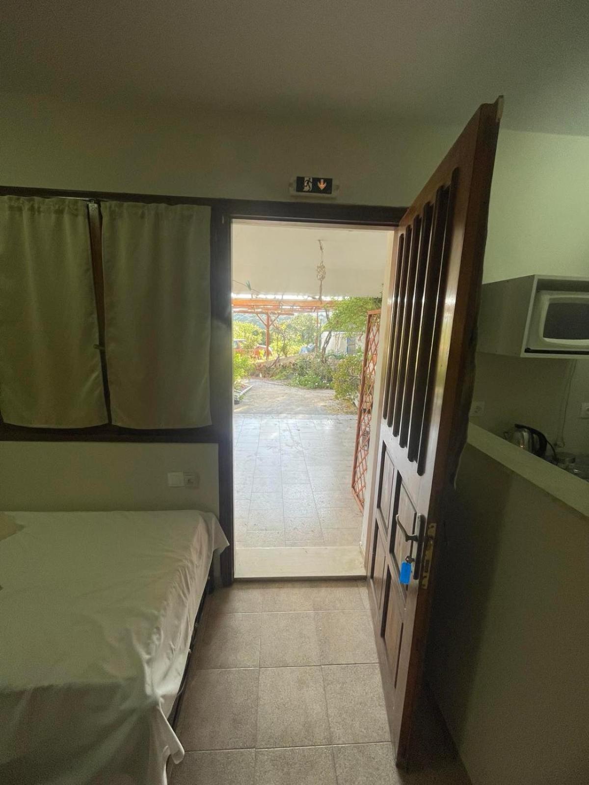 Vasilikos Apartments Paralia Agias Foteinis Exteriör bild