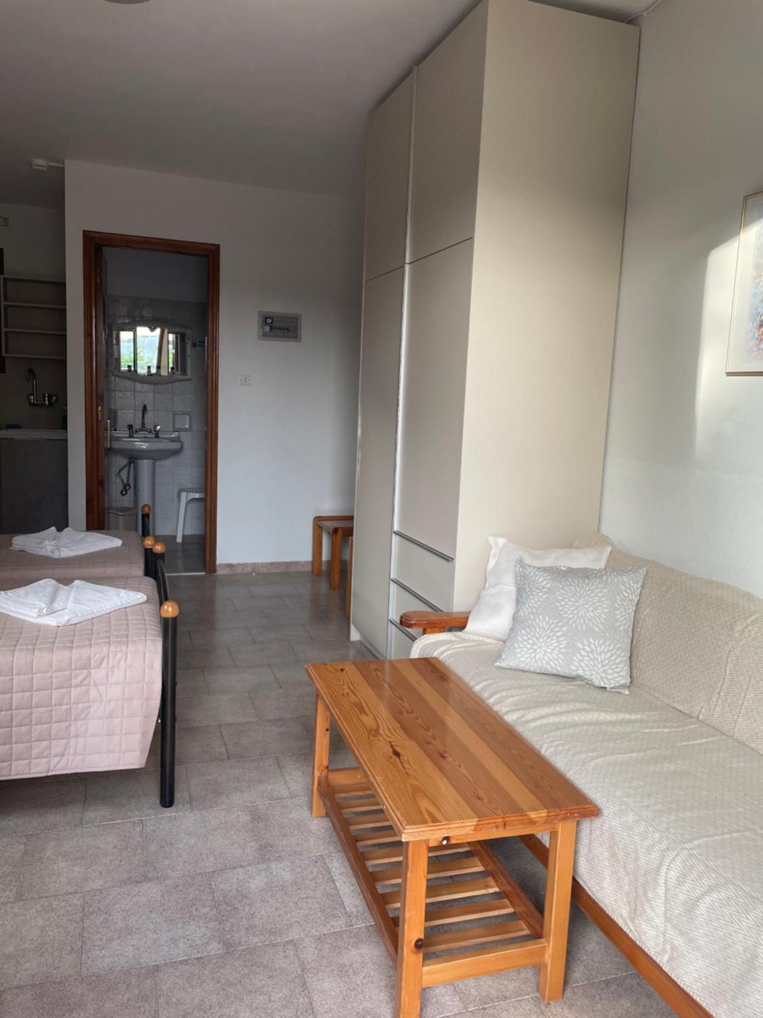Vasilikos Apartments Paralia Agias Foteinis Exteriör bild