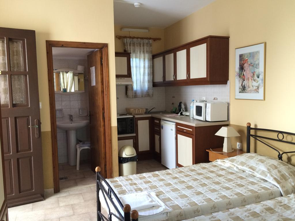 Vasilikos Apartments Paralia Agias Foteinis Exteriör bild