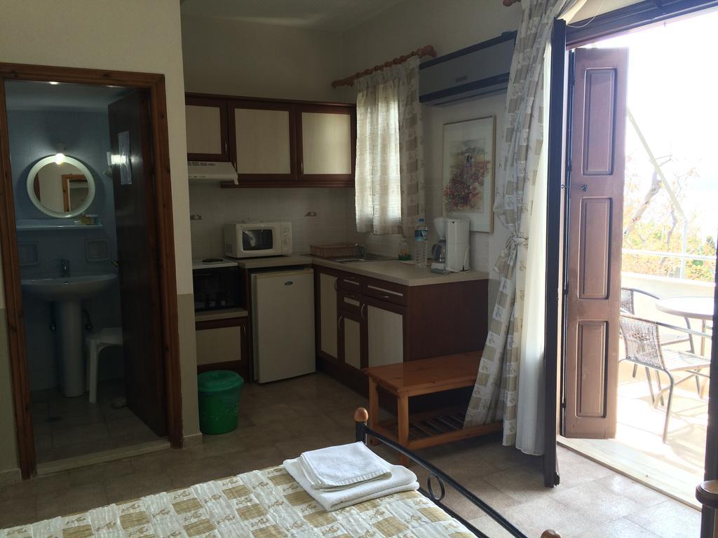 Vasilikos Apartments Paralia Agias Foteinis Exteriör bild