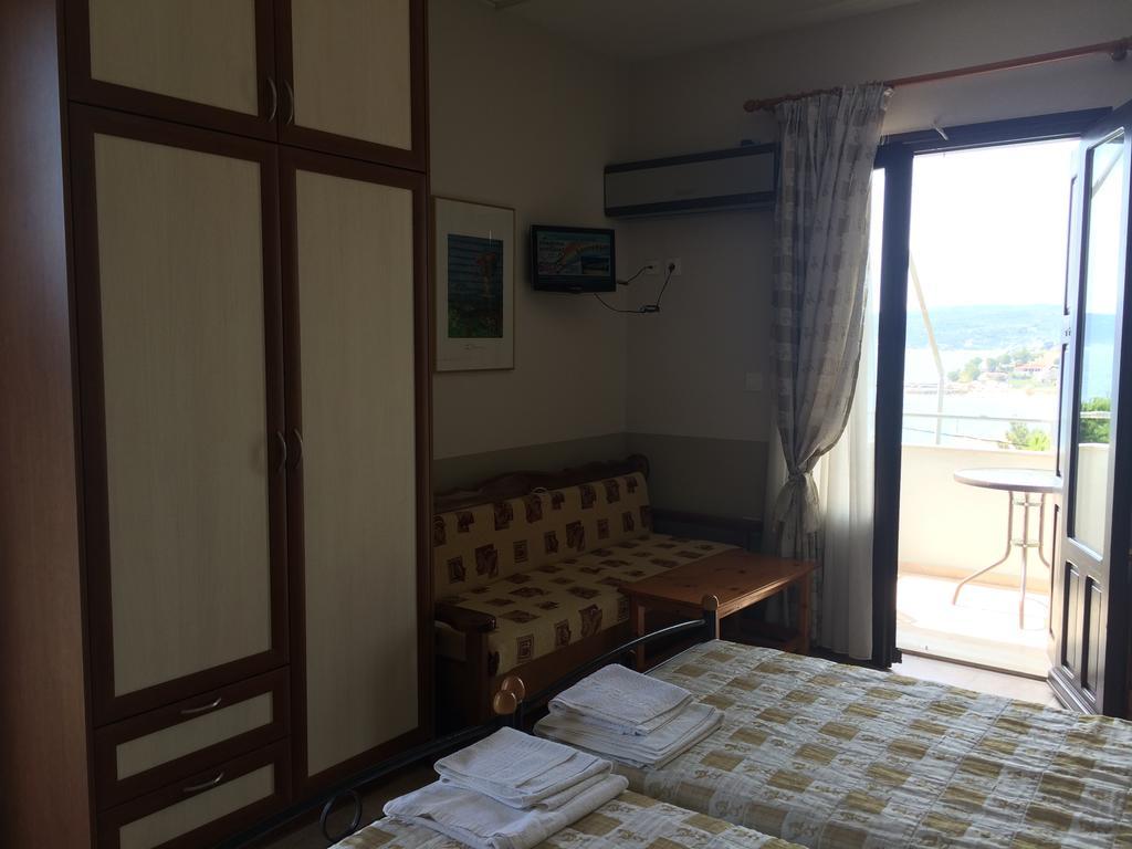 Vasilikos Apartments Paralia Agias Foteinis Exteriör bild