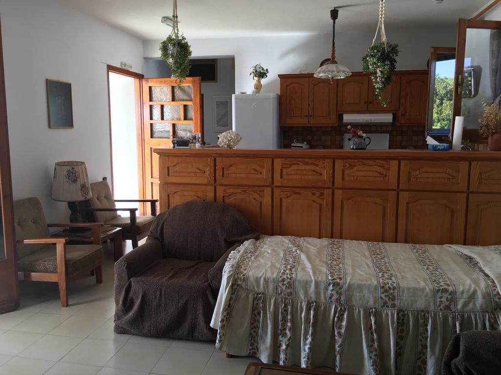 Vasilikos Apartments Paralia Agias Foteinis Rum bild